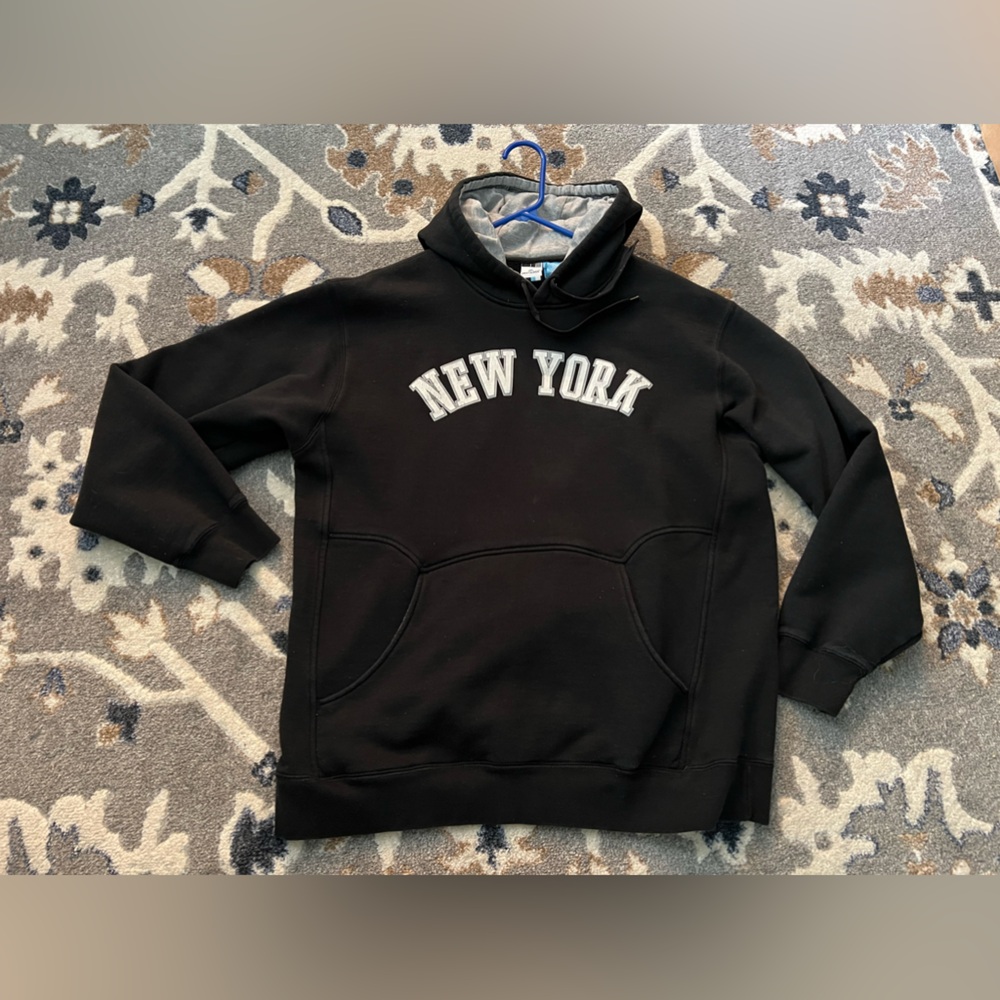 Vintage - Black - New York - Hoodie - Thick Material